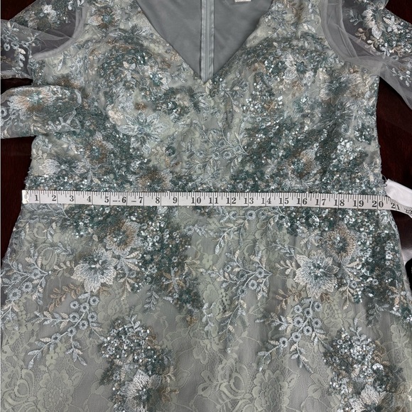 Mac Duggal Size 18 Green Embellished 67539 V-Neck Long Sleeve Formal Gown dress - Picture 12 of 13